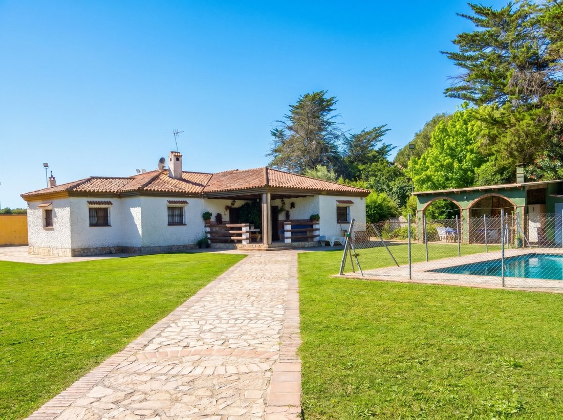 Finca in San Martin del Tesorillo, Andalusia, Spain 1 - 12400293
