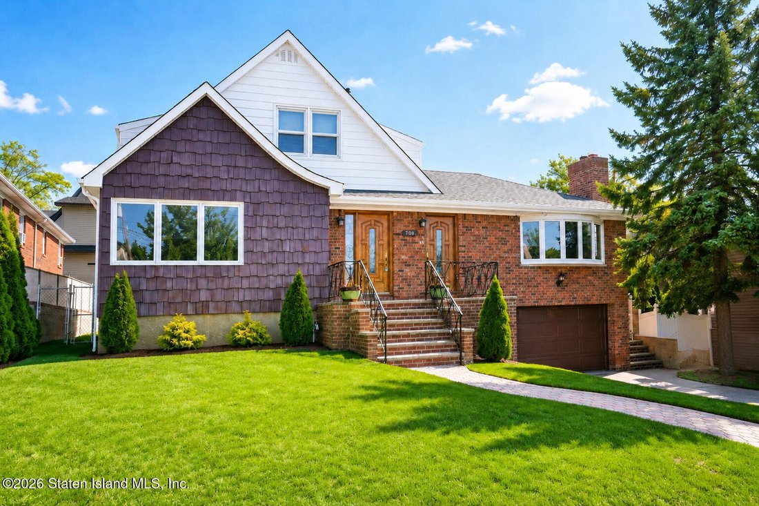 House in New York, New York, United States 2 - 18370172