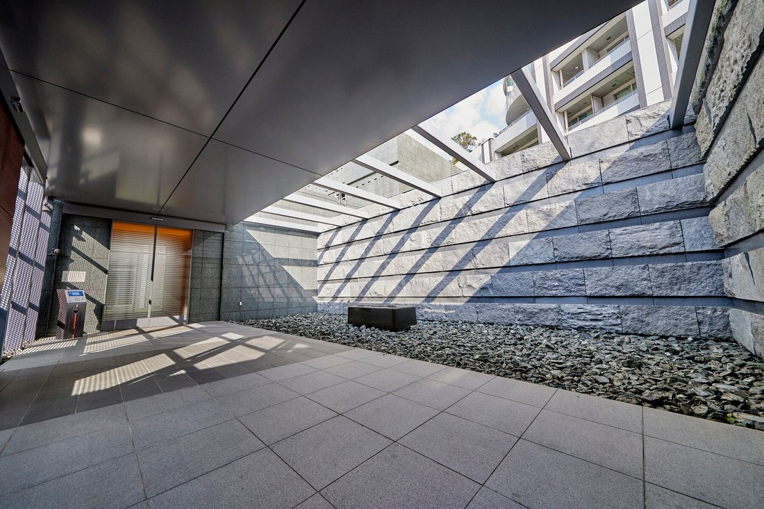 Condo in Minato City, Tokyo, Japan 2 - 18369947