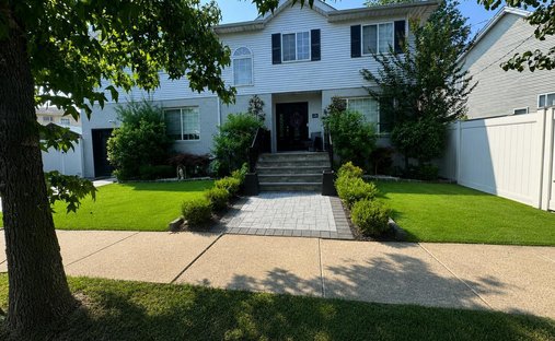 House in New York, New York, United States 1