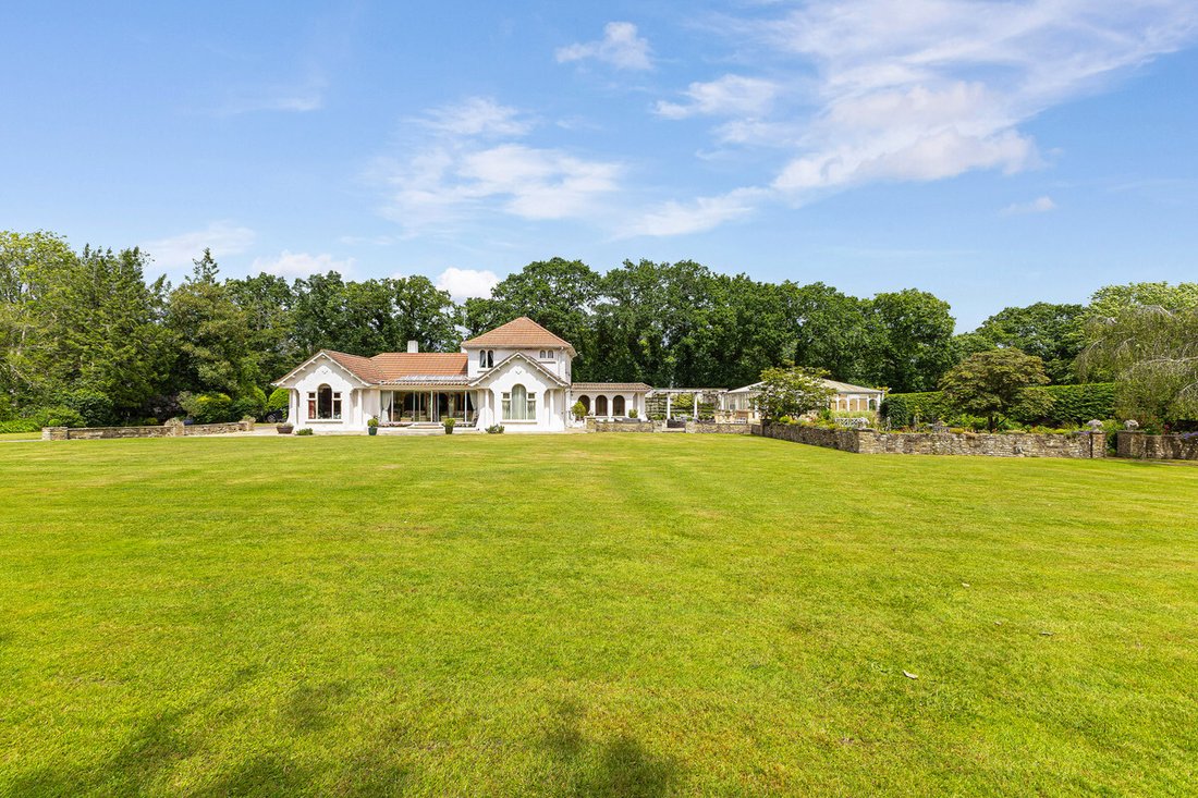 Country House in Graffham, England 3 - 18370721