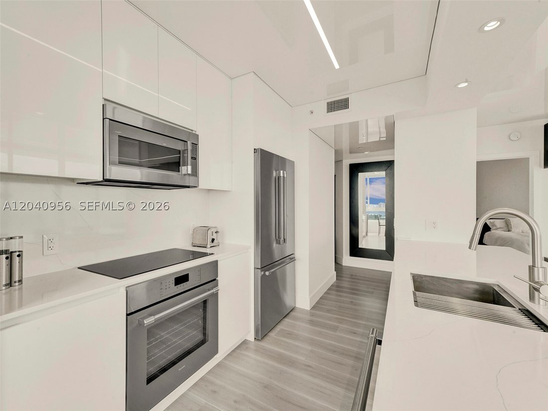 Condo in Miami Beach, Florida, United States 3 - 18371020