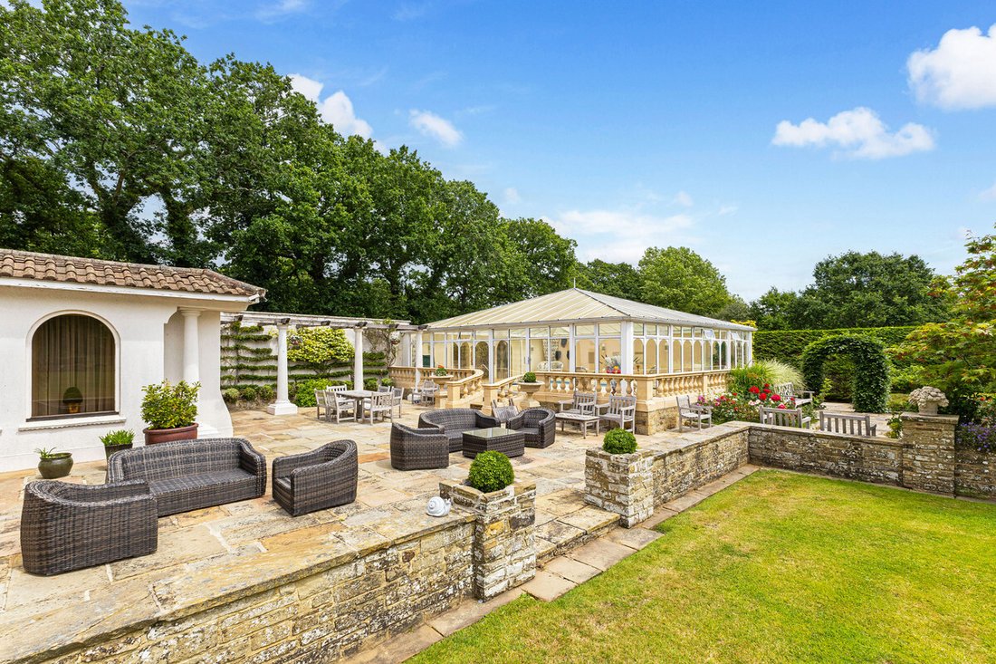 Country House in Graffham, England 2 - 18370721