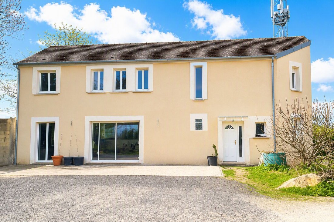 House in Chapet, Ile-de-France, France 1 - 18370909