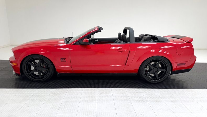Cabriolet in Morgantown, United States 4 - 18371143