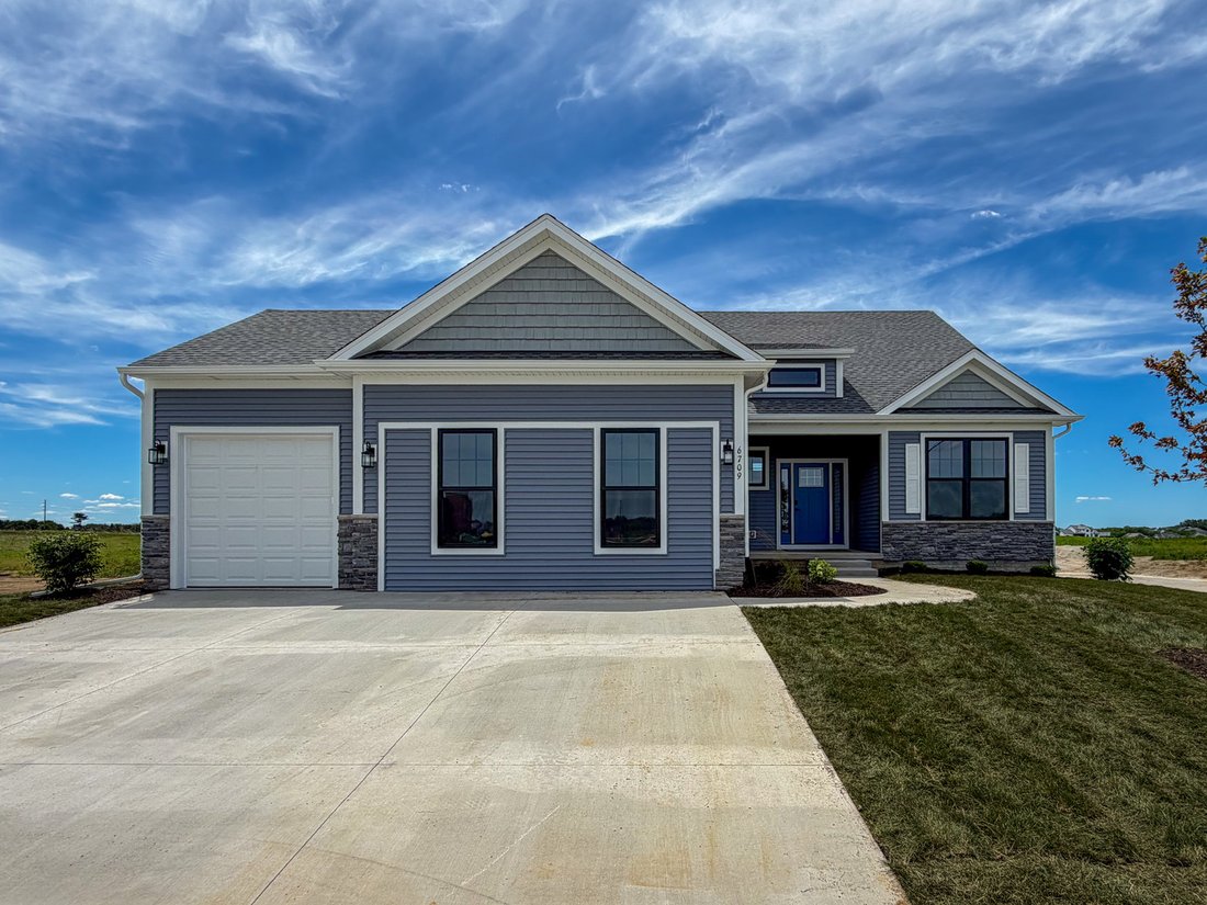 House in Bettendorf, Iowa, United States 1 - 18370822