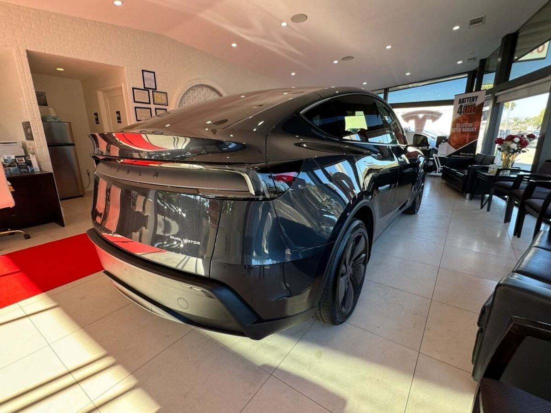 Suv in Newport Beach, CA, United States 5 - 18291094