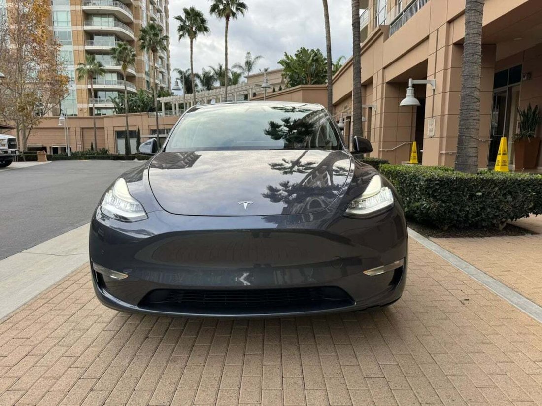 Suv in Newport Beach, CA, United States 2 - 18291103