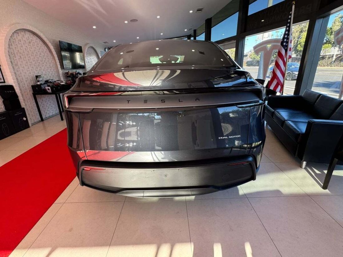 Suv in Newport Beach, CA, United States 4 - 18291094