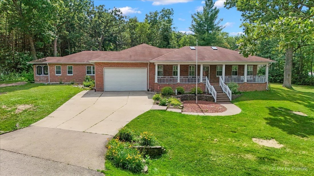 House in Johnsburg, Illinois, United States 2 - 18370972