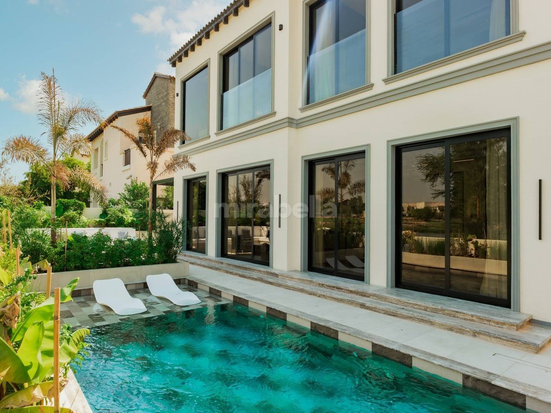 Villa in Jumeirah Golf Estates, Dubai, United Arab Emirates 2 - 16324360