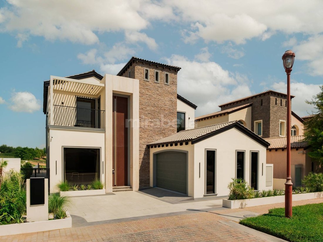 Villa in Jumeirah Golf Estates, Dubai, United Arab Emirates 1 - 16324360