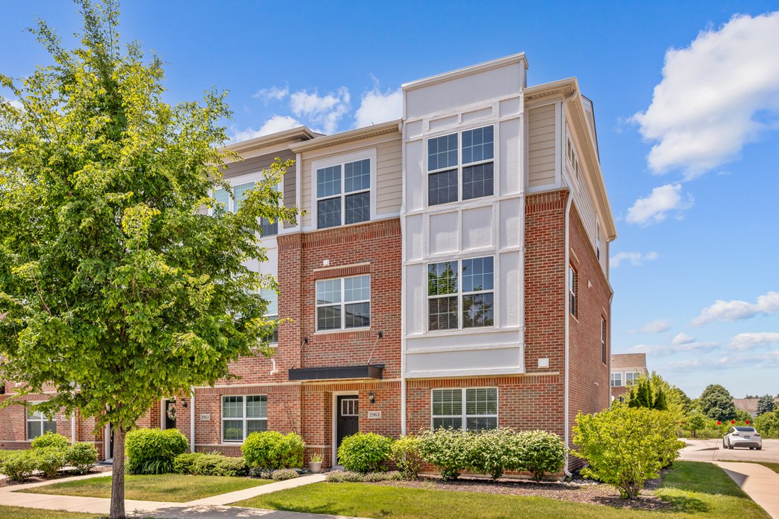Condo in Naperville, Illinois, United States 1 - 18370922