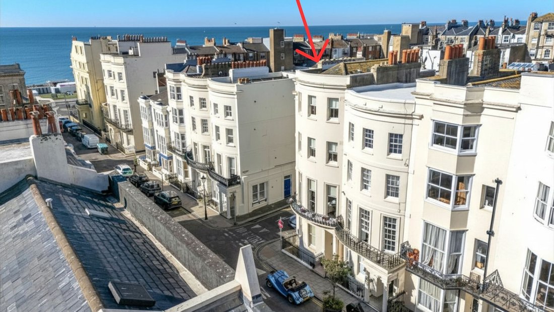 Apartment in Hove, England 1 - 17499533