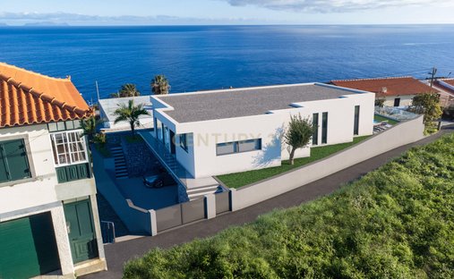Villa in Reed, Madeira, Portugal 1