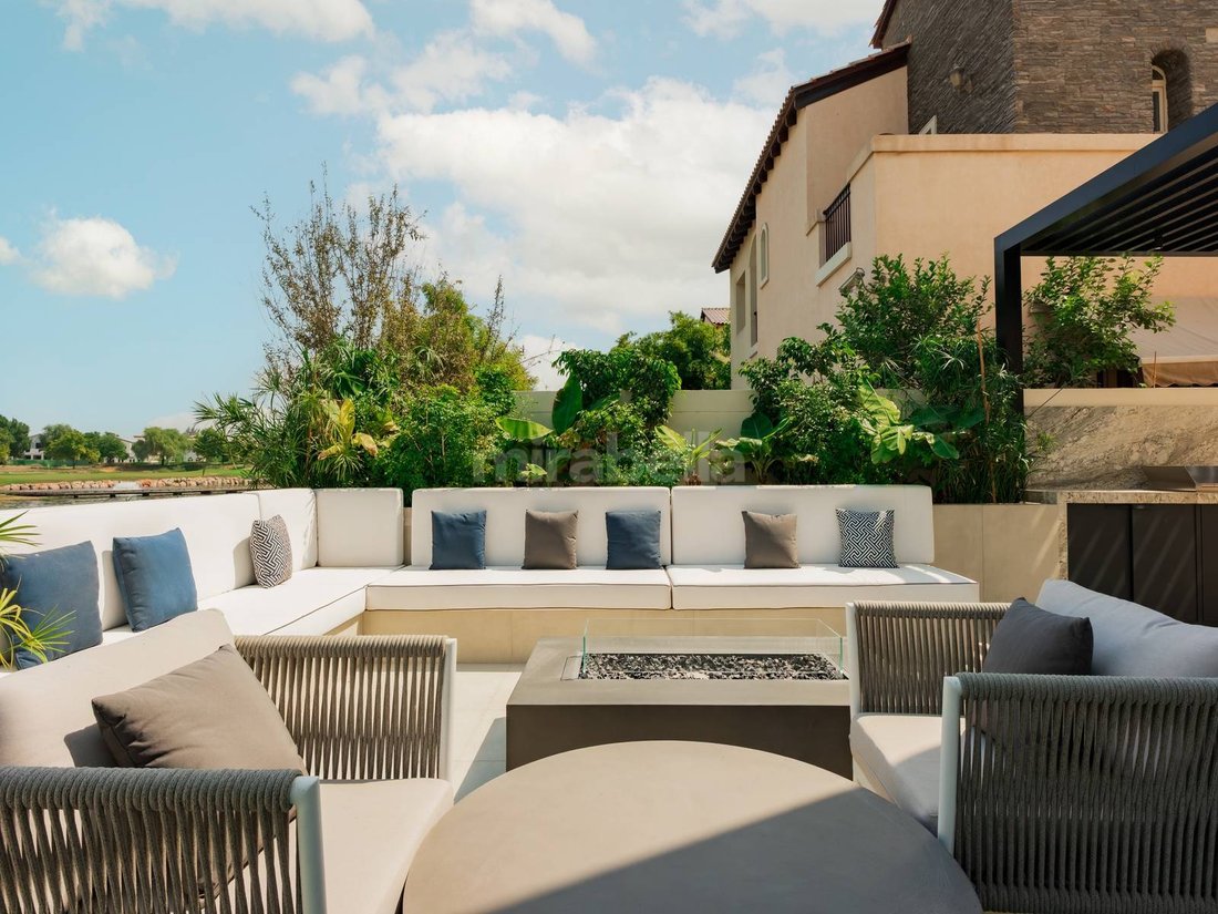 Villa in Jumeirah Golf Estates, Dubai, United Arab Emirates 3 - 16324360