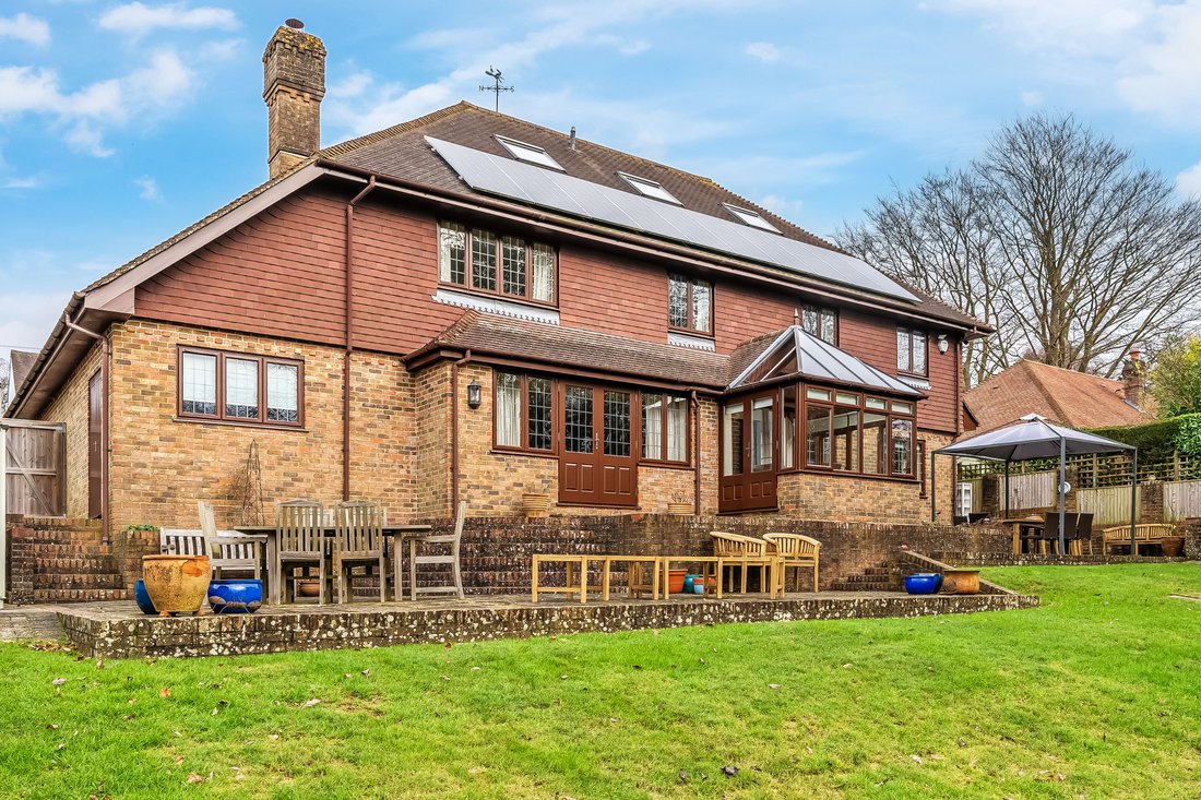 House in Kingswood, Reigate and Banstead, England 2 - 18370814