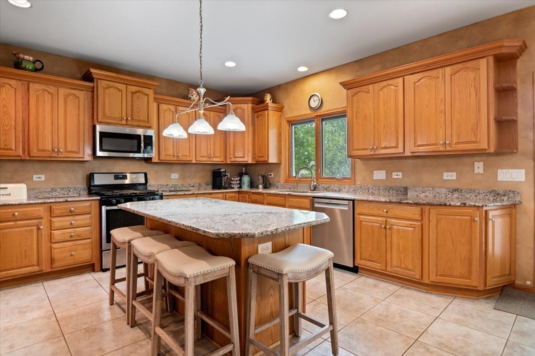 House in Addison, Illinois, United States 3 - 18370834