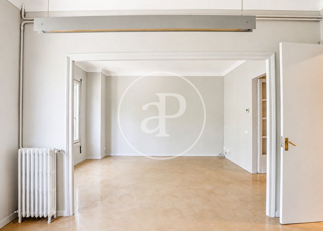 Apartment in Eixample, Barcelona, Spain 4 - 18371264