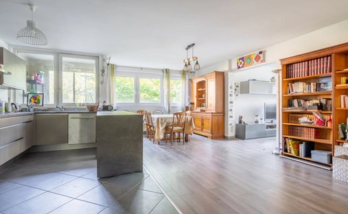 Apartment in Carrieres, Charenton-le-Pont, France 1