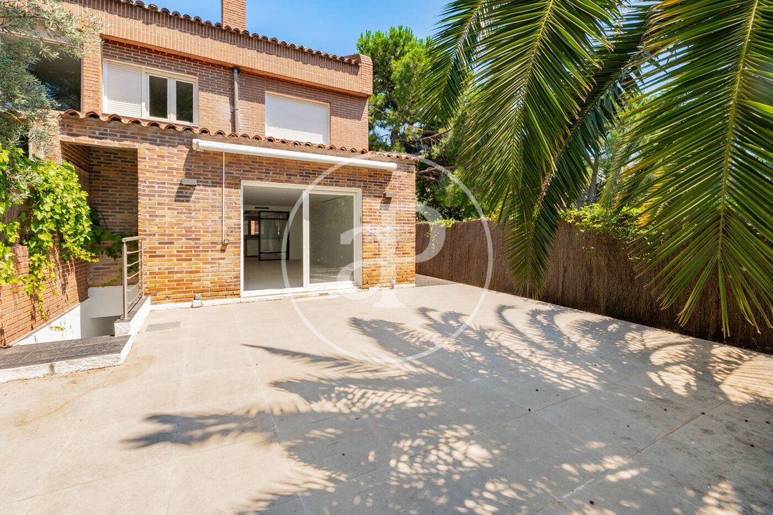 Villa in La Moraleja, Alcobendas, Comunidad de Madrid 1 - 18371255