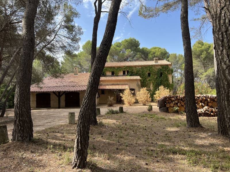 Estate in Centre, Lambesc, France 2 - 16245949