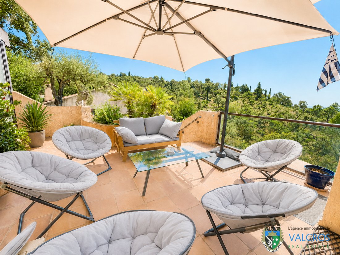 Villa in La Londe-les-Maures, Provence-Alpes-Côte d'Azur, France 1 - 18041108