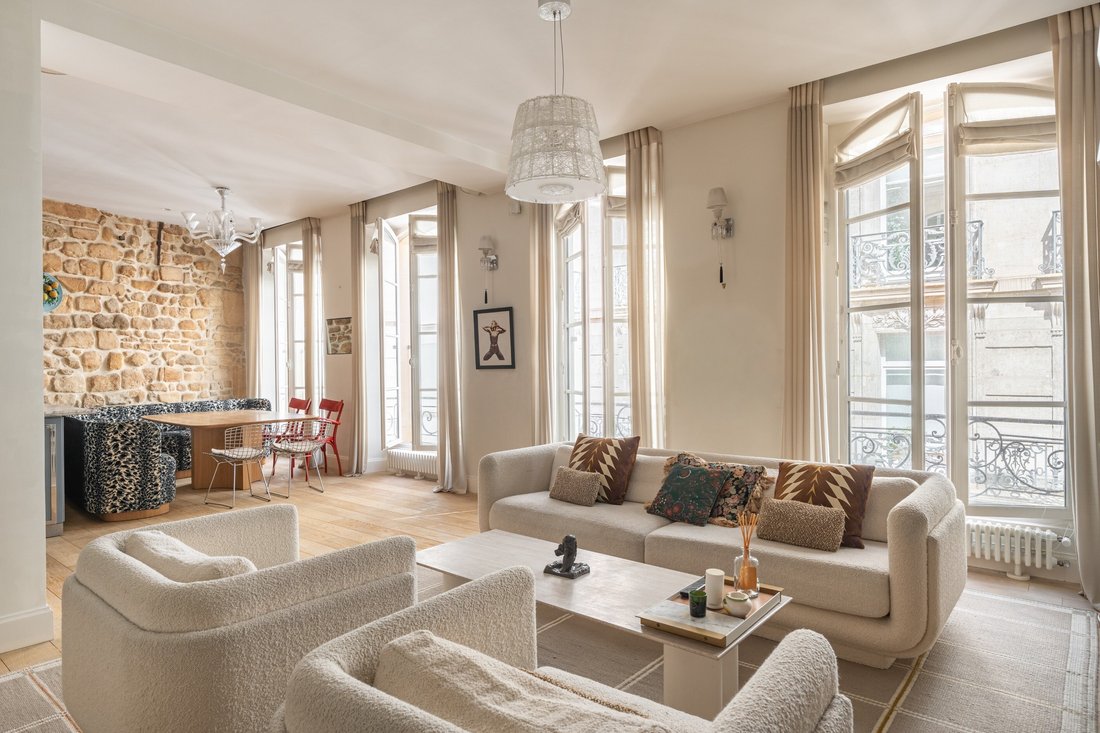 Appartamento a San Germain l'Auxerrois, Paris 1er Arrondissement, Parigi 1 - 18371089