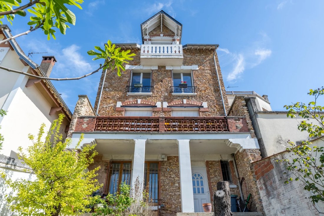 House in Vaux-sur-Seine, Ile-de-France, France 1 - 17562407