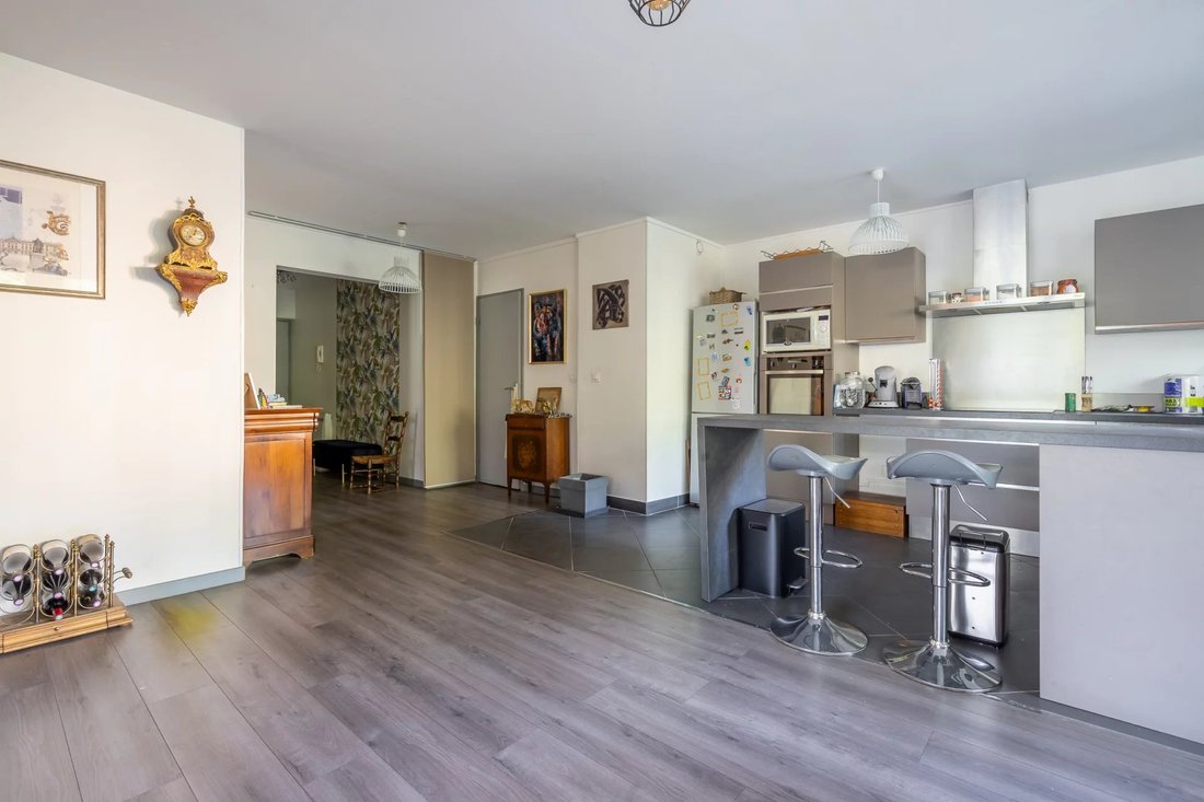 Apartment in Carrieres, Charenton-le-Pont, France 3 - 17837353