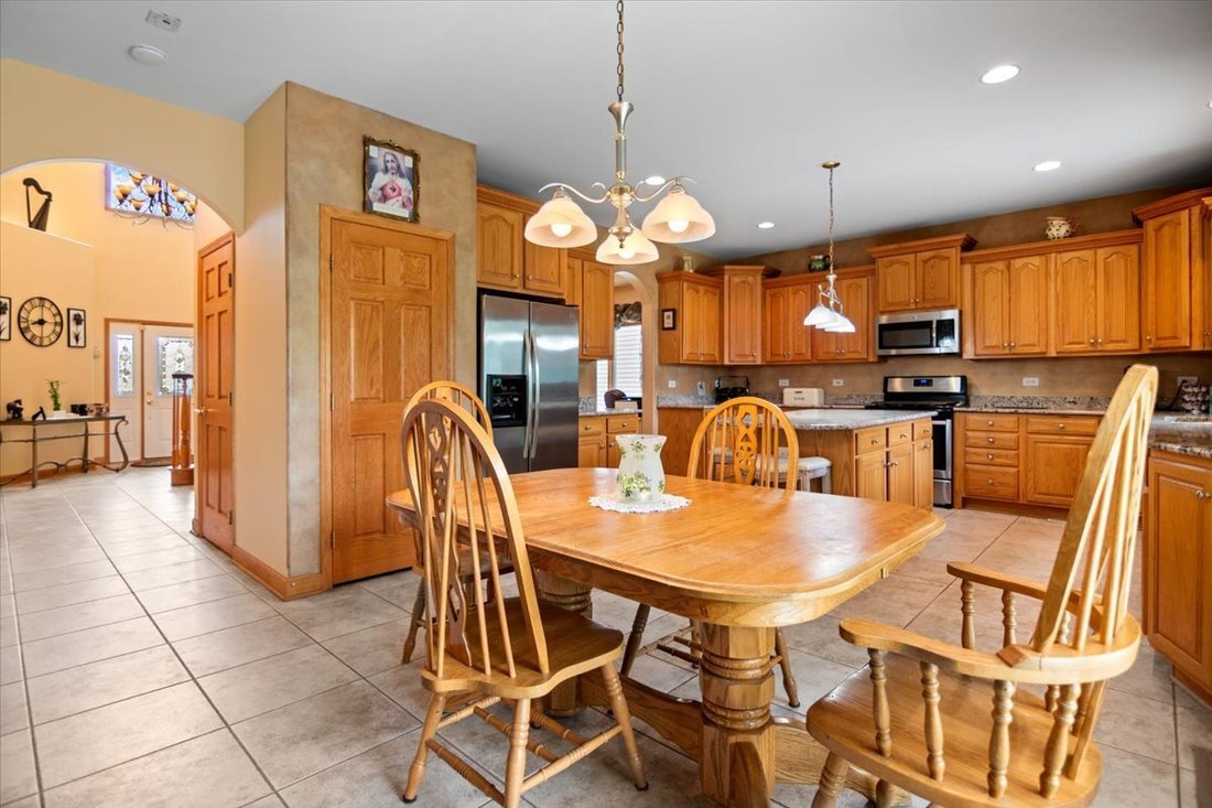 House in Addison, Illinois, United States 5 - 18370834