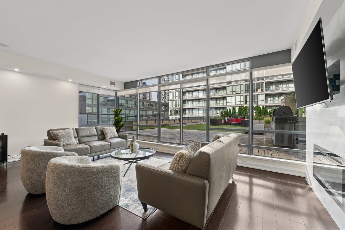 Condo in Toronto, Ontario, Canada 3 - 18371127