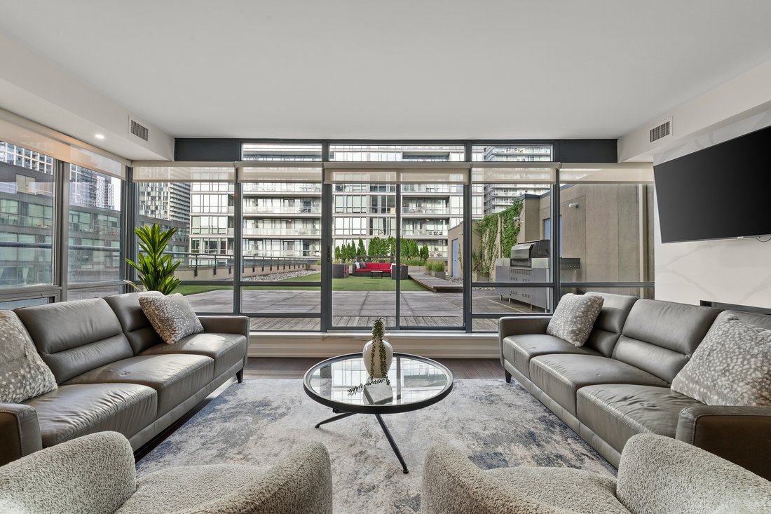 Condo in Toronto, Ontario, Canada 2 - 18371127