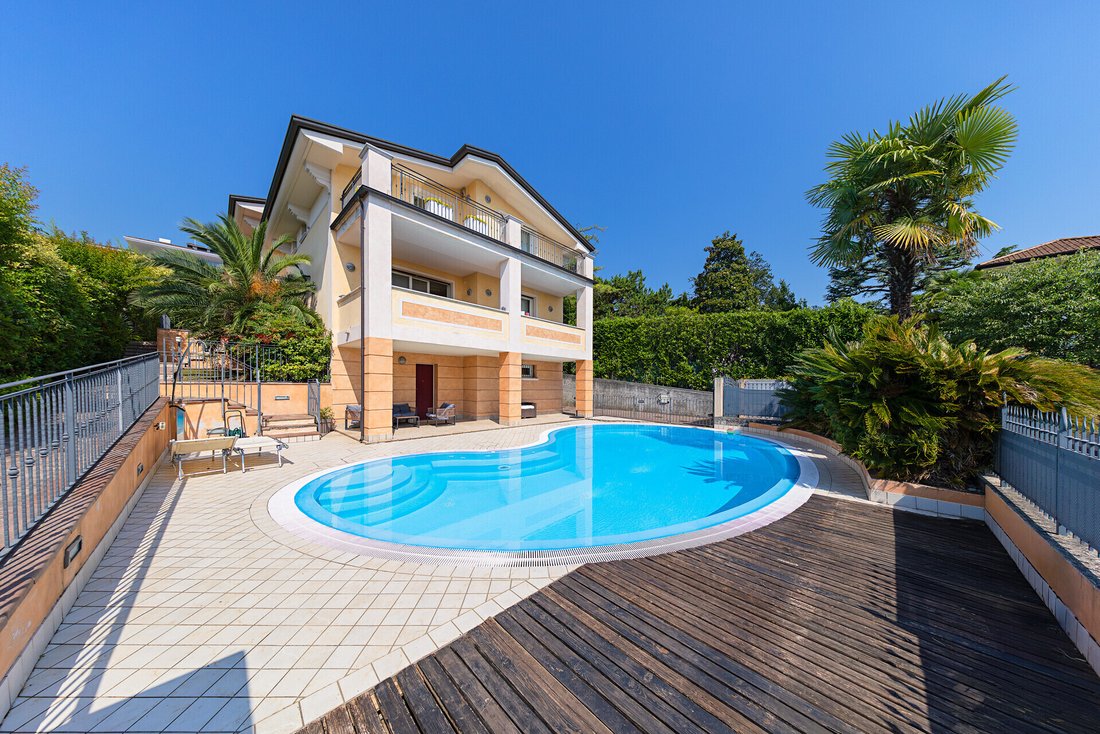 Apartment in Entroterra, Desenzano del Garda, Lombardy 2 - 18333033