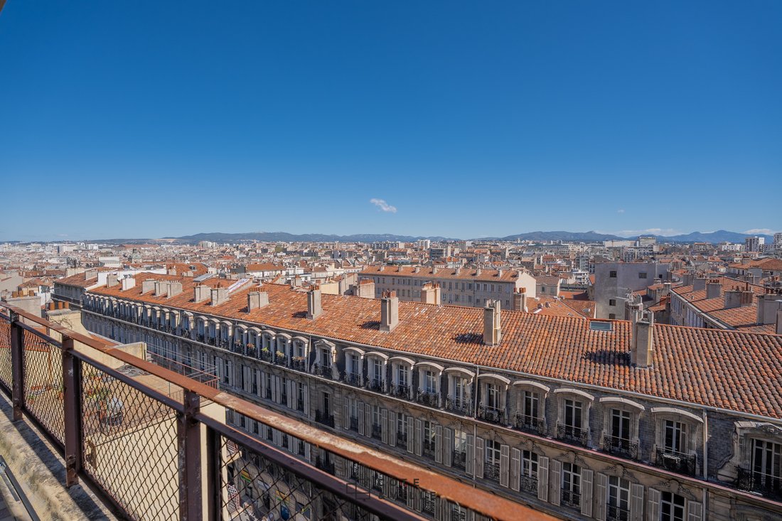 Apartment in Castellane, 6e Arrondissement, Marseille 2 - 18370797