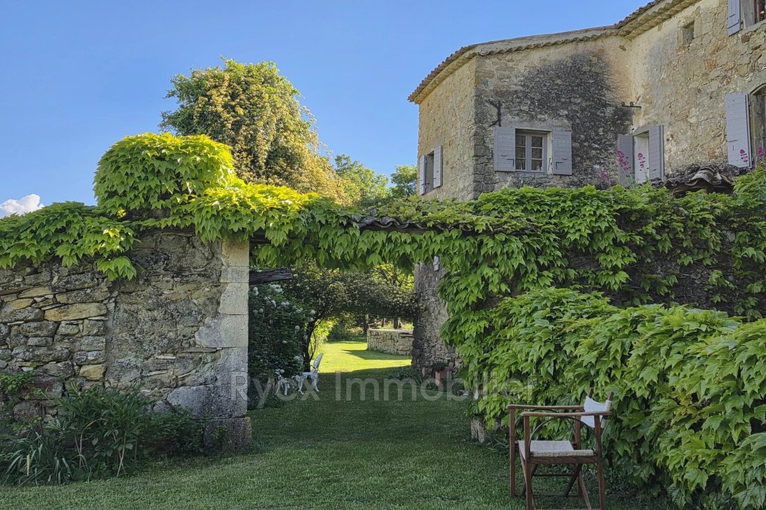 Villa in Simiane-la-Rotonde, Provence-Alpes-Côte d'Azur, France 3 - 18370888