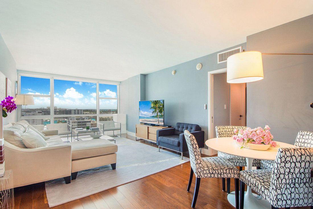 Condo in Miami Beach, Florida, United States 1 - 18371378