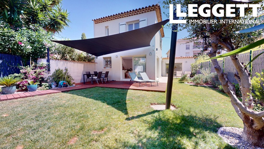 Villa in Sanary-sur-Mer, Provence-Alpes-Côte d'Azur, France 1 - 18371305