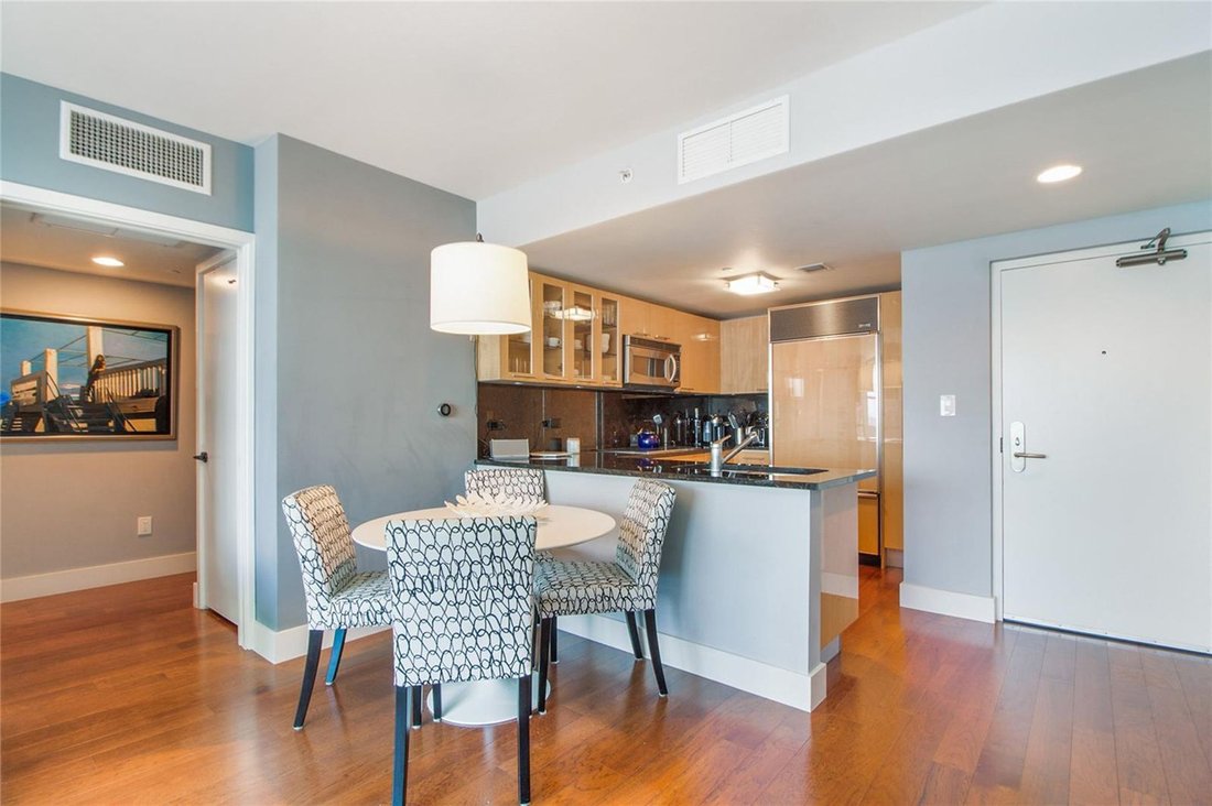 Condo in Miami Beach, Florida, United States 2 - 18371378