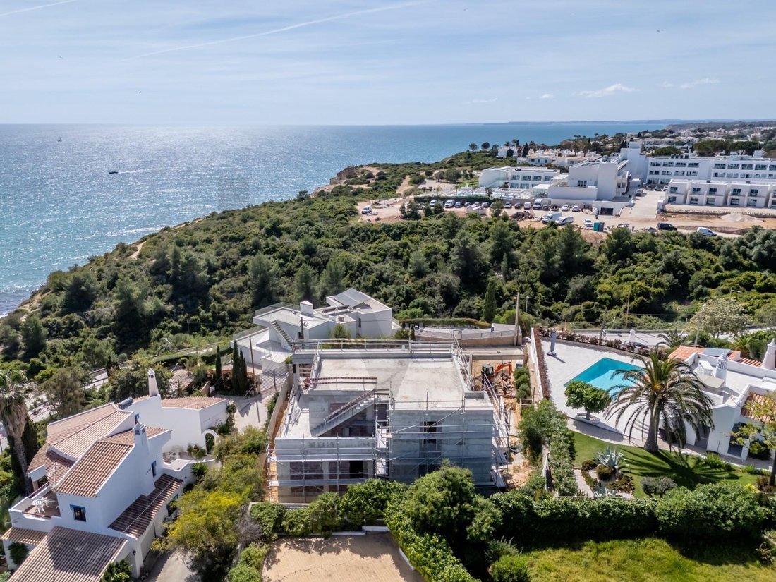 Townhouse in Carvoeiro, Algarve, Portugal 4 - 18371419