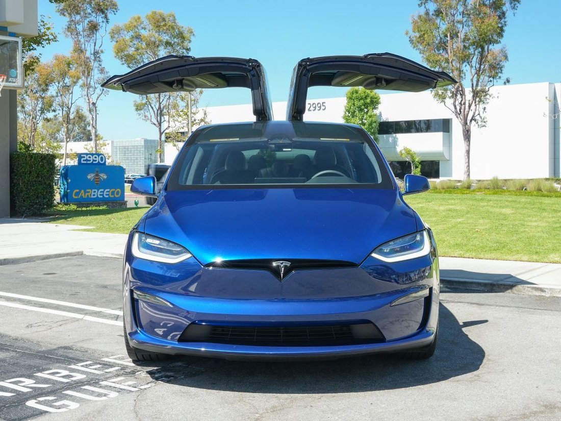 Suv in Costa Mesa, CA, United States 2 - 18337965