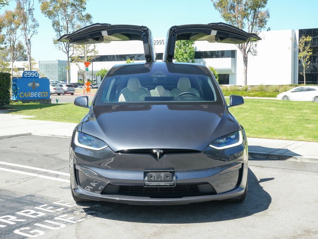 Suv in Costa Mesa, CA, United States 2 - 18195032