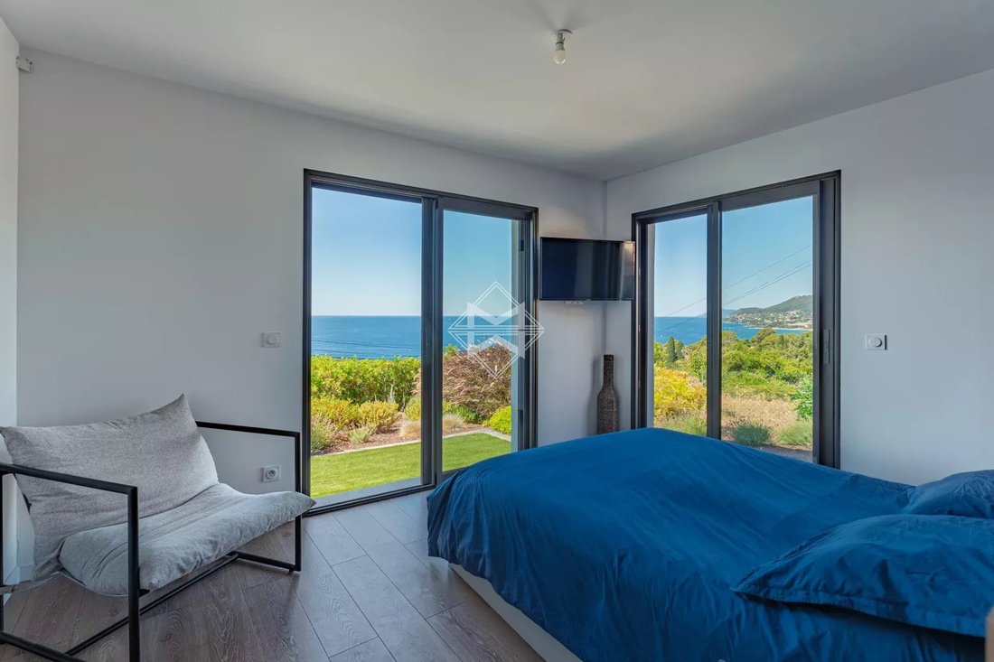 Villa in Carqueiranne, Provence-Alpes-Côte d'Azur, France 5 - 18371413