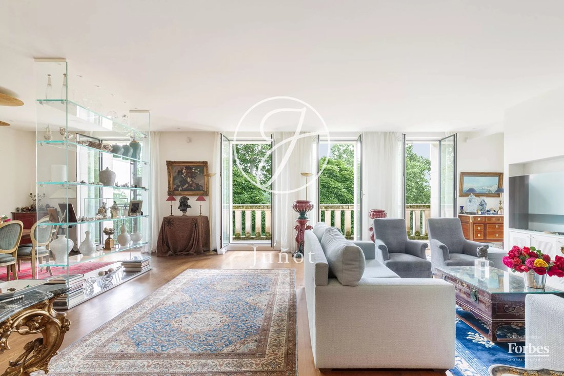 Apartment in Parc Monceau, Paris 8e Arrondissement, Paris 2 - 18371414