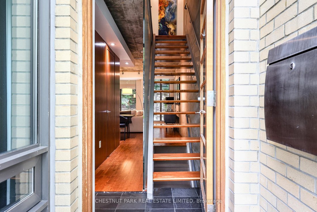 Condo in Toronto, Ontario, Canada 3 - 18371475