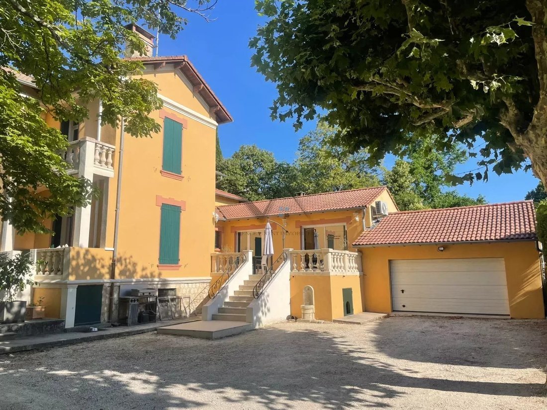 Estate in Sauzet, Auvergne-Rhône-Alpes, France 2 - 15179678
