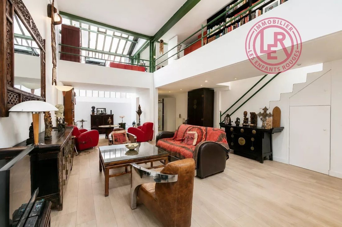 Apartment in Faubourg du Temple-Hôpital Saint Louis, Paris 10e Arrondissement, Paris 2 - 18371403