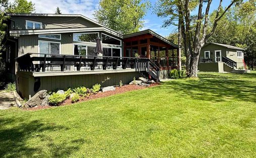 House in Bracebridge, Ontario, Canada 1