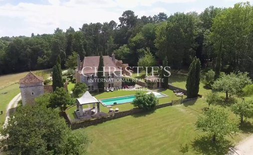 House in Issac, Nouvelle-Aquitaine, France 1