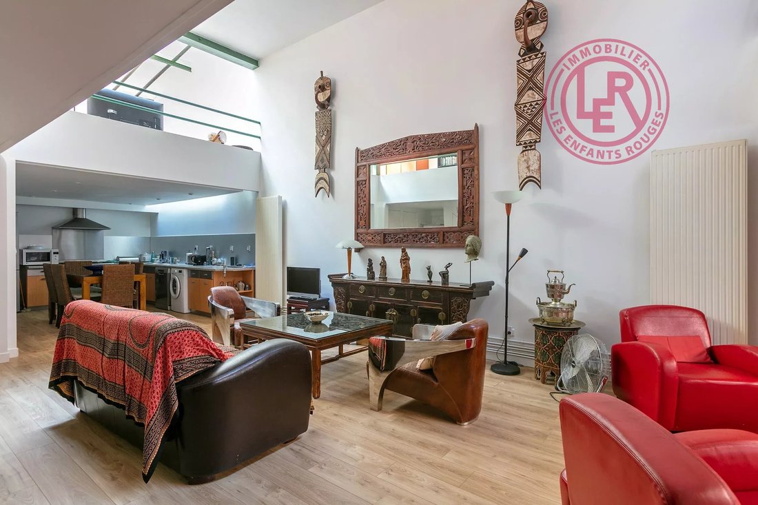 Apartment in Faubourg du Temple-Hôpital Saint Louis, Paris 10e Arrondissement, Paris 3 - 18371403